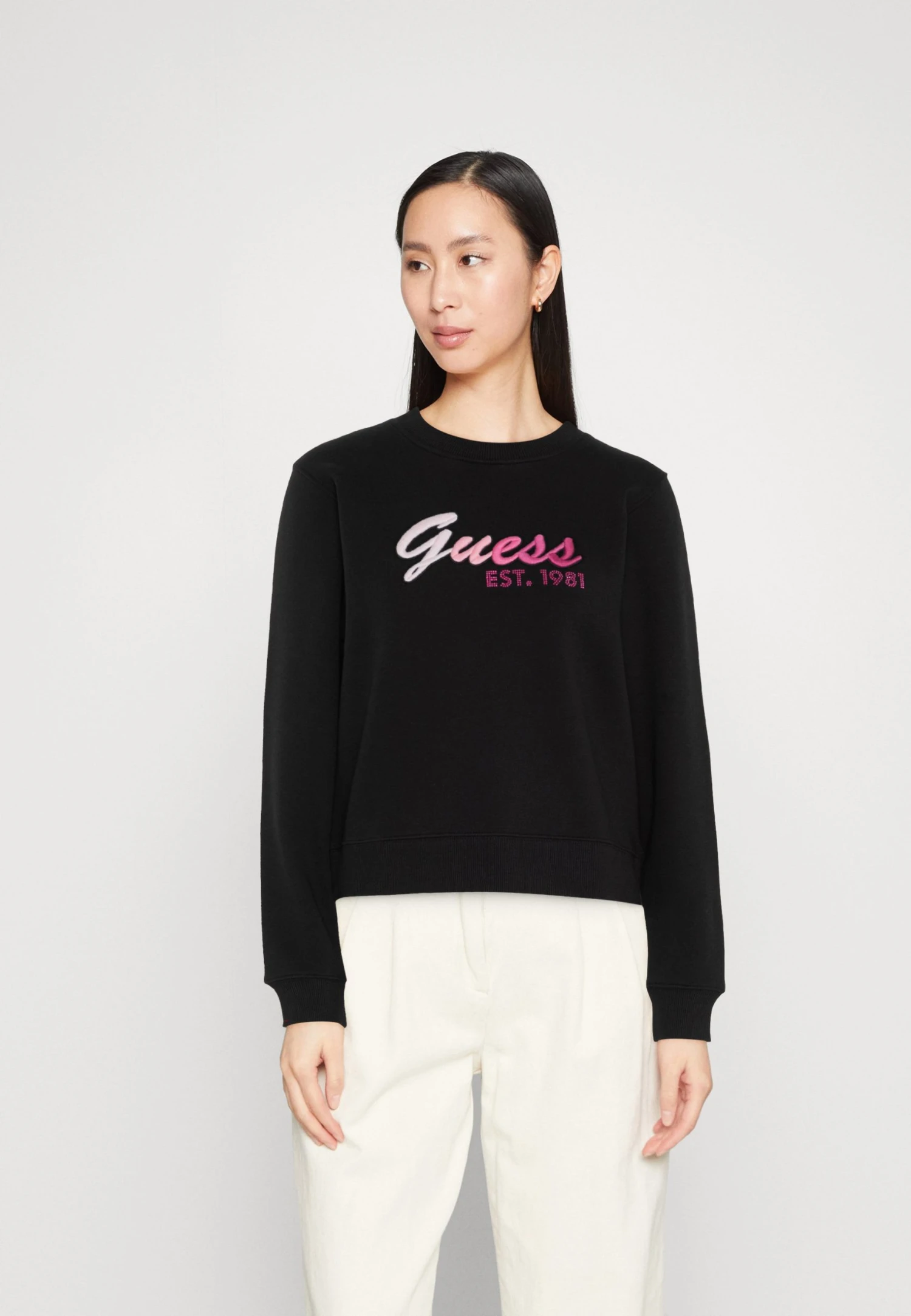 Guess 3D Patch - Sweatshirt - Jet Black A996 3 Guess 3D Patch - Sweatshirt - Jet Black A996