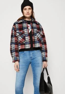 Go Trisha Jacket - Light Jacket - Chili Red Multi 11 Go Trisha Jacket - Light Jacket - Chili Red Multi -Guess Apparel e08346664c954d26bec261c4dae8c934