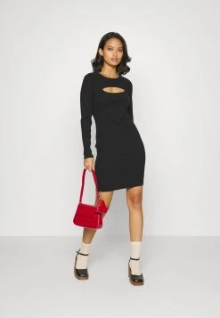 Guess Apparel -Guess Apparel efa4a6005853442f8a7411130855e4bd