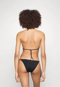 Guess Removable Padded Triangle - Bikini Top 9 Guess Removable Padded Triangle - Bikini Top -Guess Apparel f4c2fcb2eecd4c4b99dcb2a8312faccb