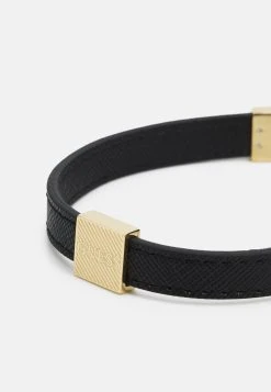 Guess Bond Street Unisex - Bracelet - Gold-Coloured -Guess Apparel f5f62a26a988423ca513994305e59a64