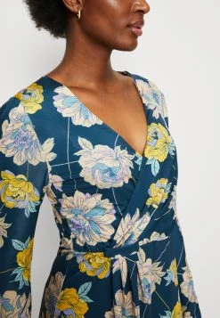 Guess Fausta Dress - Day Dress -Guess Apparel f67642ae3fe14e068d04f2bbc83032a6