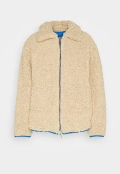 Go Laura Reversible Sherpa - Summer Jacket - Biscotti 12 Go Laura Reversible Sherpa - Summer Jacket - Biscotti -Guess Apparel f9f3b845c00f4a3bb24575aa937e32bc